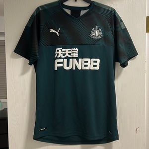 Newcastle United Men’s Jersey- Large